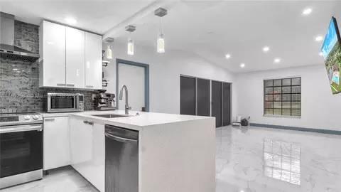 9290 E Fern Ln, Miramar, FL 33025