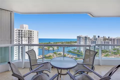 21055 Yacht Club Dr #2910, Aventura, FL 33180