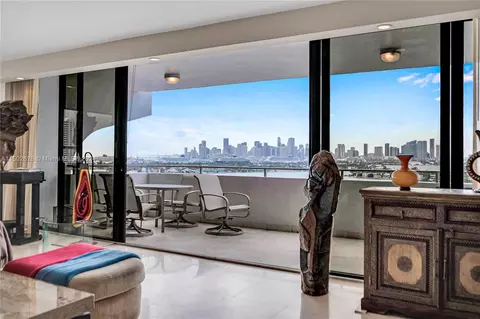 11 Island Ave #2101, Miami Beach, FL 33139