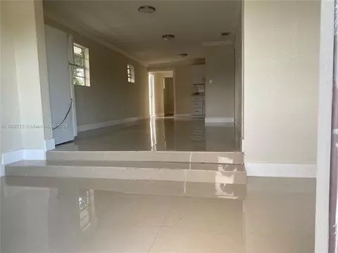 837 NW 80th St, Miami, FL 33150