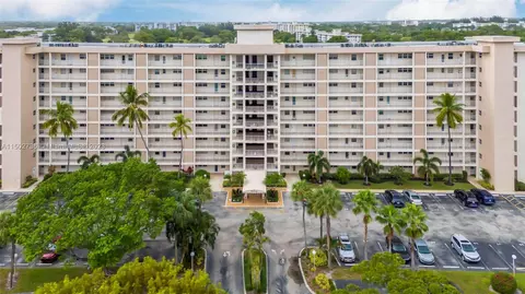2681 S Course Dr #903, Pompano Beach, FL 33069