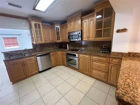 551 E 60th St, Hialeah, FL 33013 photo 13
