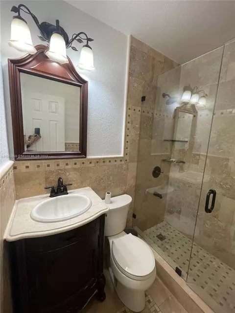551 E 60th St, Hialeah, FL 33013 photo 22
