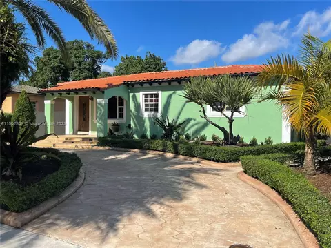551 E 60th St, Hialeah, FL 33013 photo 4