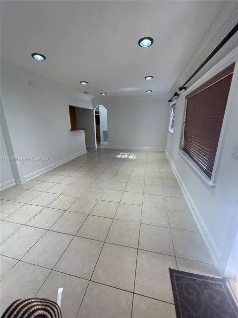 551 E 60th St, Hialeah, FL 33013 photo 8