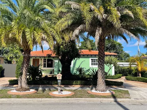 551 E 60th St, Hialeah, FL 33013 photo 1