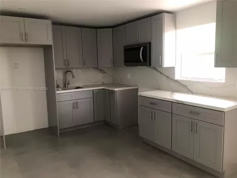 7435 W 14th Ct, Hialeah, FL 33014 photo 2
