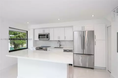 230 Sunrise Dr #6, Key Biscayne, FL 33149