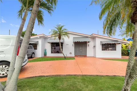 3301 SW 97th Ave, Miami, FL 33165