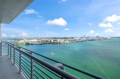 335 S Biscayne Blvd #3012, Miami, FL 33131