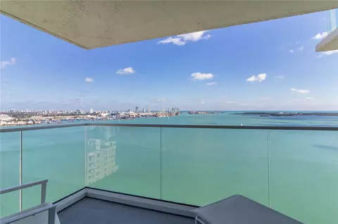 800 Claughton Island Dr #2801, Miami, FL 33131