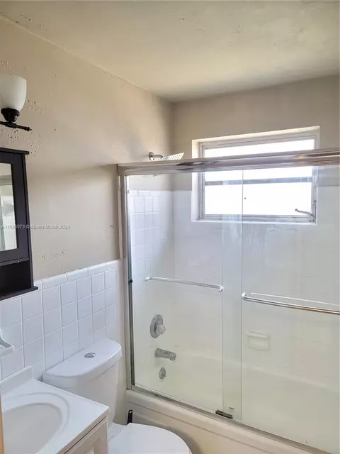 660 W 16th St, Hialeah, FL 33010 photo 21