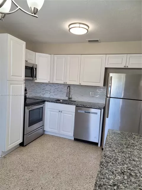 660 W 16th St, Hialeah, FL 33010 photo 16
