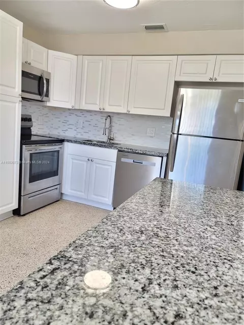 660 W 16th St, Hialeah, FL 33010 photo 14