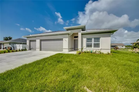 64 Wilmington Pkwy, Cape Coral, FL 33993