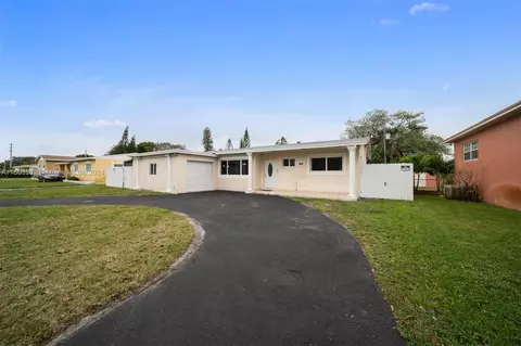 1831 NW 183rd St, Miami Gardens, FL 33056