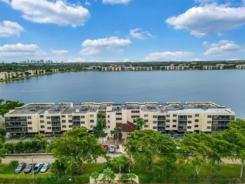 106 Lake Emerald Dr #403, Oakland Park, FL 33309