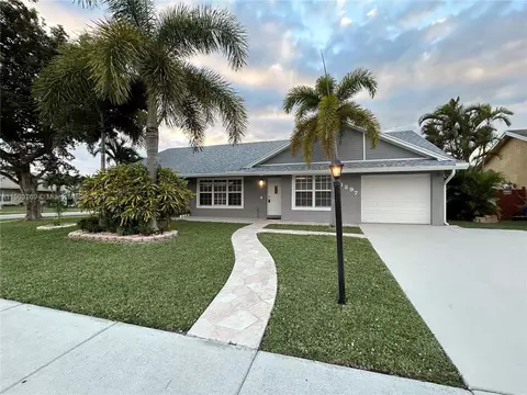 8297 Blue Cypress Dr, Lake Worth, FL 33467