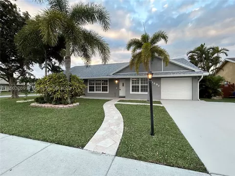 8297 Blue Cypress Dr, Lake Worth, FL 33467
