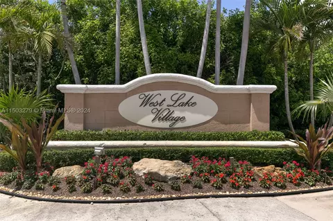 1260 Weeping Willow Way, Hollywood, FL 33019