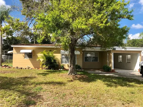 131 6th Ct SW, Vero Beach, FL 32962