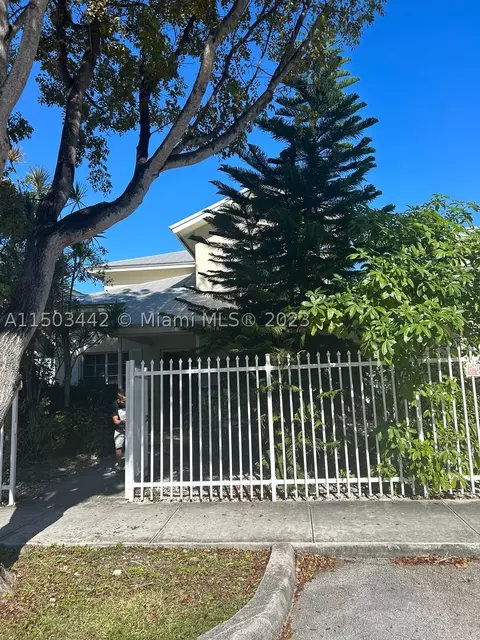 345 NW 19th St #76, Miami, FL 33136