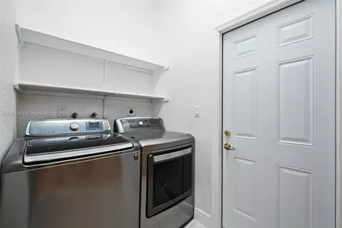 556 W 45th Pl, Hialeah, FL 33012 photo 30