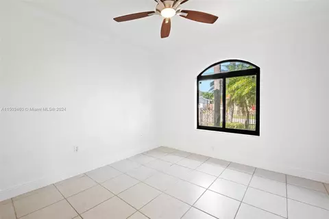 556 W 45th Pl, Hialeah, FL 33012 photo 25