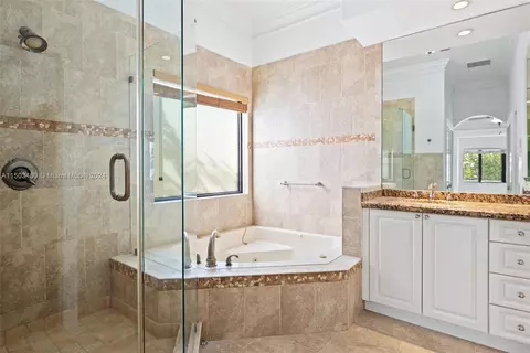 556 W 45th Pl, Hialeah, FL 33012 photo 19