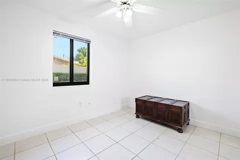 556 W 45th Pl, Hialeah, FL 33012 photo 23