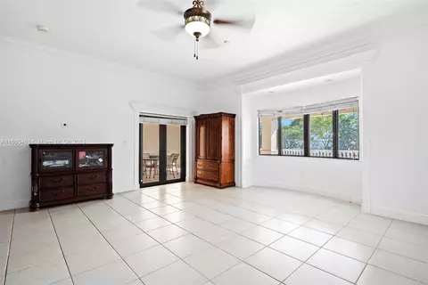 556 W 45th Pl, Hialeah, FL 33012 photo 16