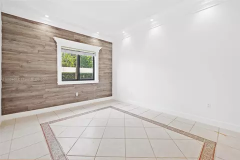 556 W 45th Pl, Hialeah, FL 33012 photo 7