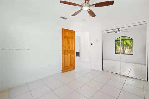 556 W 45th Pl, Hialeah, FL 33012 photo 26