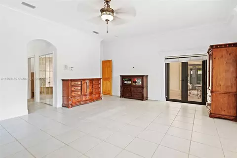 556 W 45th Pl, Hialeah, FL 33012 photo 17