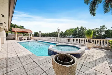 556 W 45th Pl, Hialeah, FL 33012 photo 32