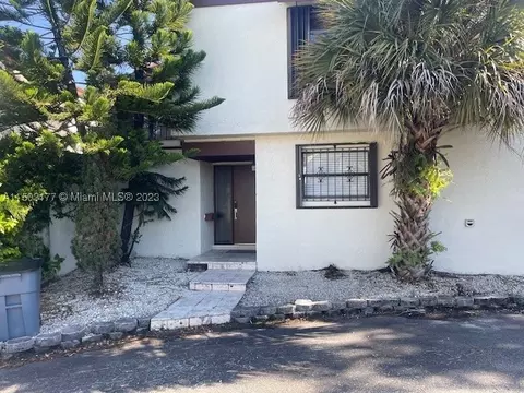 9758 NW 4th Ln #9758, Miami, FL 33172