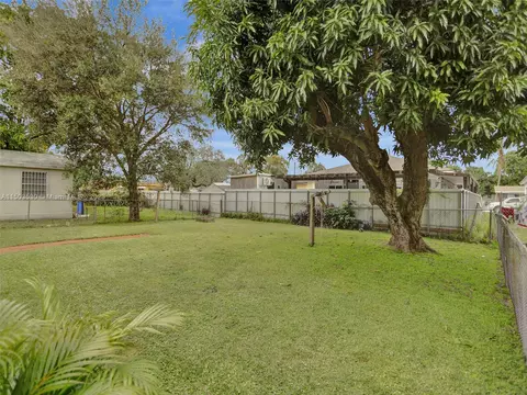 1979 NW 152nd Ter, Miami Gardens, FL 33054 photo 13