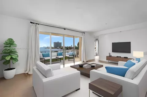 11111 Biscayne Blvd #305, Miami, FL 33181