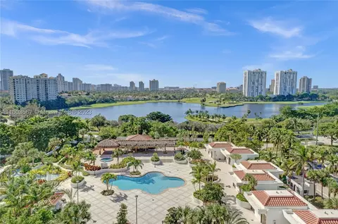 20281 E Country Club Dr #903, Aventura, FL 33180
