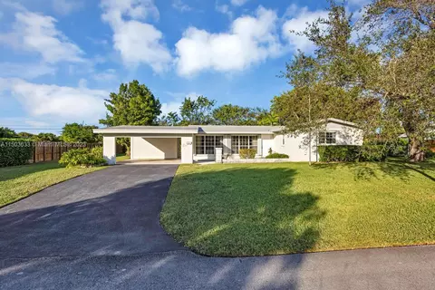 8495 SW 186th St, Cutler Bay, FL 33157