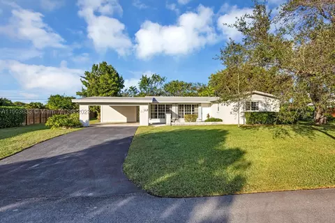8495 SW 186th St, Cutler Bay, FL 33157