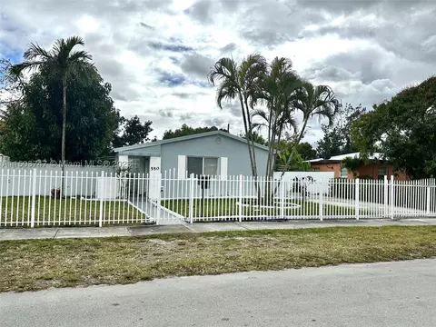 550 NW 189th St, Miami Gardens, FL 33169
