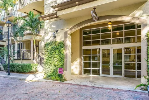 2609 NE 14th Ave #102, Wilton Manors, FL 33334
