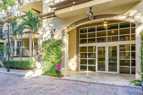 2609 NE 14th Ave #102, Wilton Manors, FL 33334