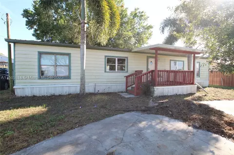2318 SE 38th Trl, Okeechobee, FL 34974 photo 1