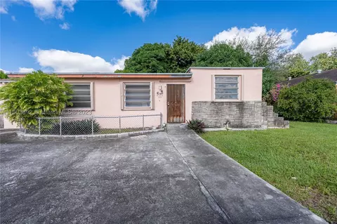 3271 NW 34th St, Miami, FL 33142