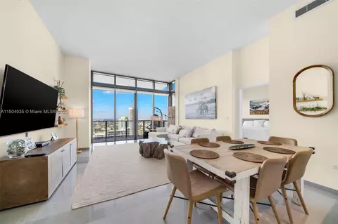 68 SE 6th St #4104, Miami, FL 33131