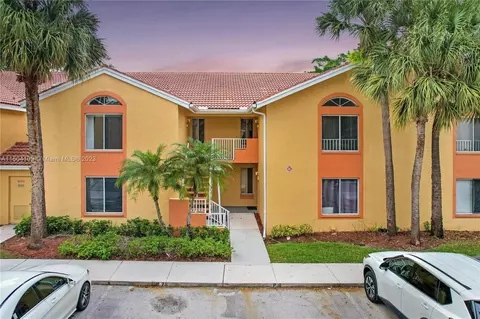 1143 Coral Club Dr #1143, Coral Springs, FL 33071