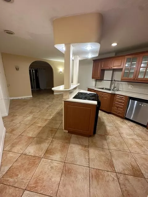 11925 NE 2nd Ave #B317, North Miami, FL 33161