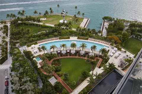 800 S Pointe Dr #502, Miami Beach, FL 33139